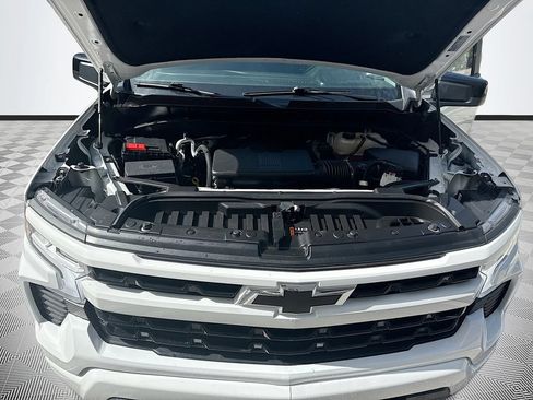 Used 2024 Chevrolet Silverado 1500 RST w/ Z71 Off-Road Package AWD/4WD image 32