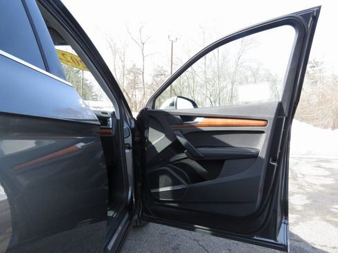 Used 2022 Audi Q5 2.0T Prestige image 12