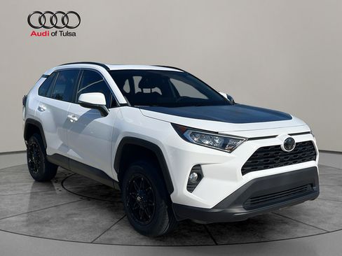 Used 2020 Toyota RAV4 XLE w/ Convenience Package AWD/4WD image 1