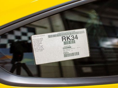 Used 2016 Ford Mustang Shelby GT350 w/ Technology Package image 27