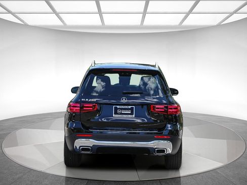 New 2026 Mercedes-Benz GLB 250 image 3