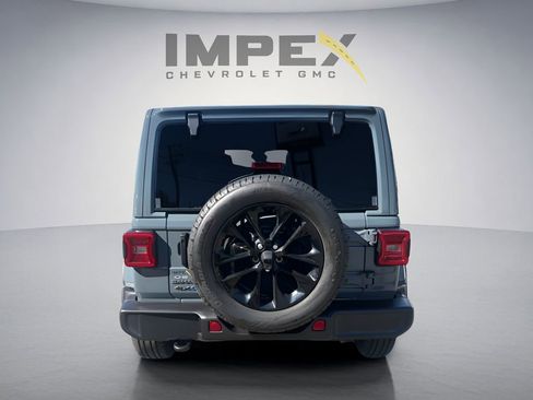 Used 2025 Jeep Wrangler Unlimited Sahara AWD/4WD image 4
