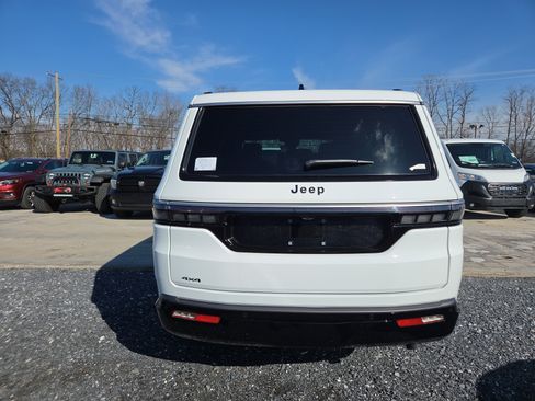 New 2026 Jeep Grand Wagoneer 4WD image 4