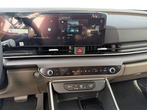 New 2026 Kia Carnival EX image 11