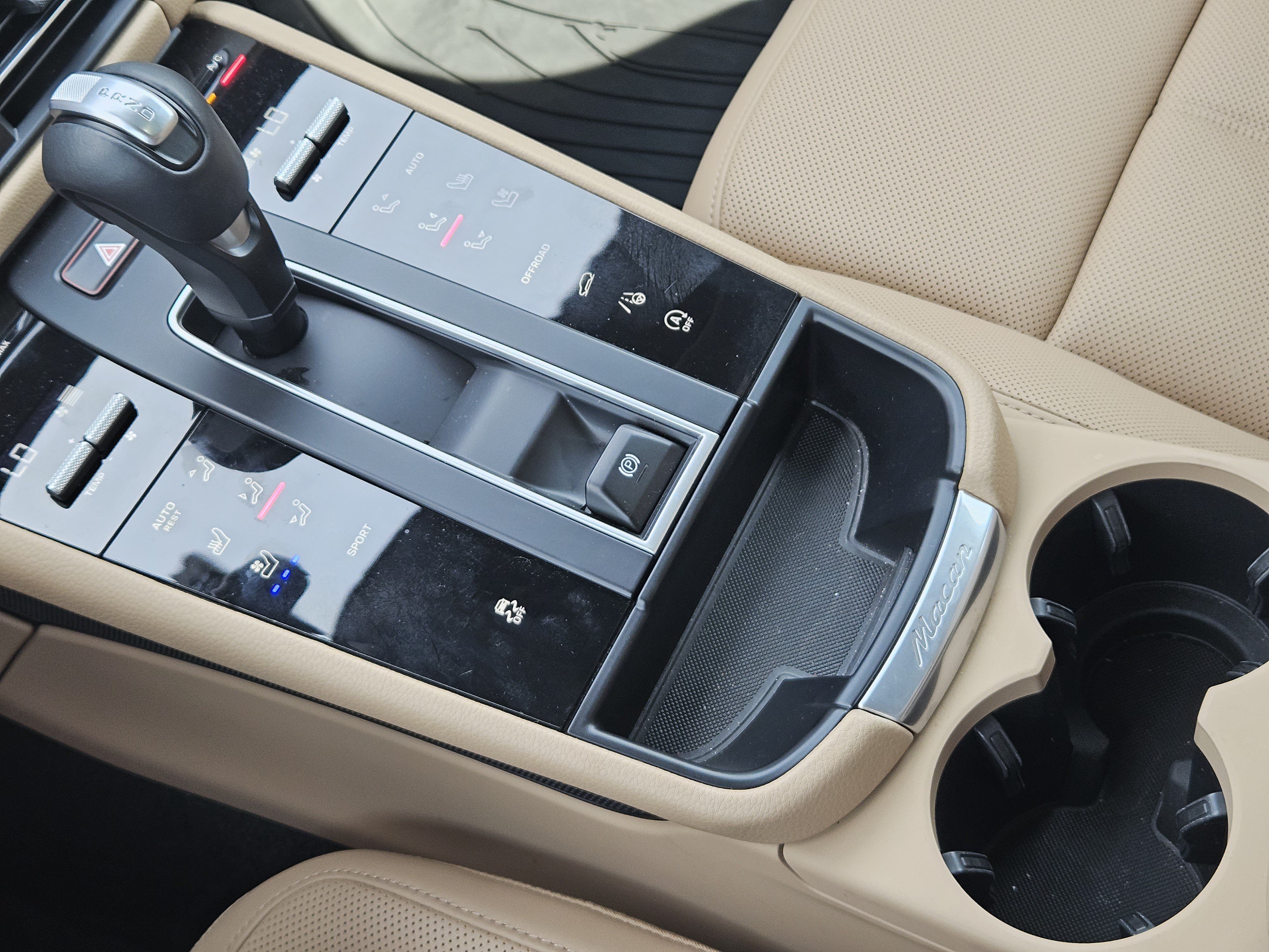 Certified 2026 Porsche Macan AWD/4WD image 20