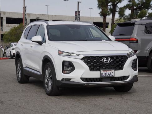 Used 2019 Hyundai Santa Fe SEL image 2