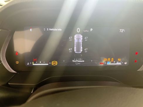 New 2025 Jeep Grand Cherokee Laredo w/ Luxury Tech Group I image 17