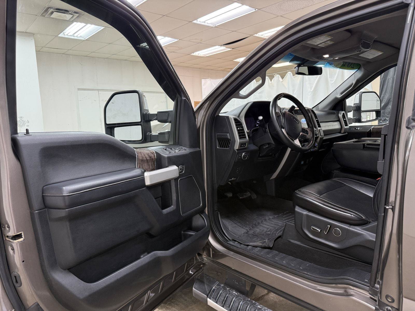 Used 2019 Ford F250 Lariat w/ Chrome Package AWD/4WD image 8