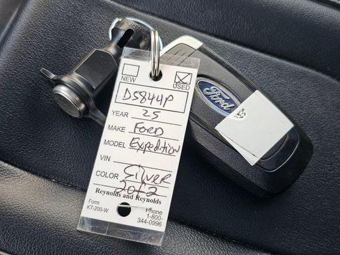 Certified 2025 Ford Expedition Max Platinum image 31