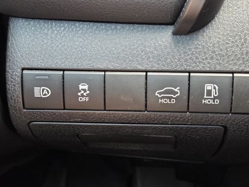 Used 2019 Toyota Camry LE FWD image 16