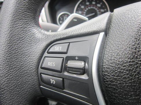 Used 2017 BMW 330i xDrive Sedan AWD/4WD image 38