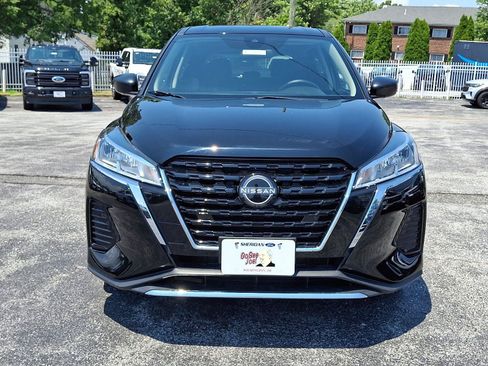 Used 2025 Nissan Kicks Play S FWD image 2