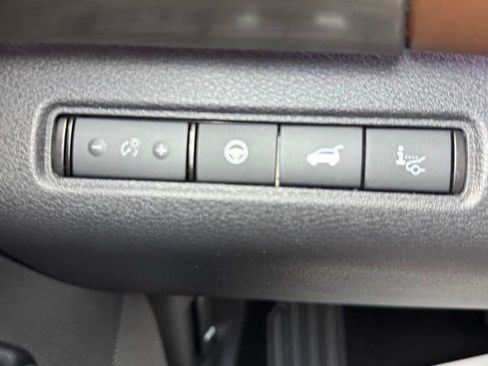 Used 2023 Nissan Pathfinder Platinum AWD/4WD image 21