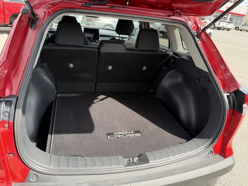 Used 2023 Toyota Corolla Cross LE w/ Moonroof Package image 25
