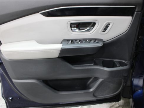 Used 2023 Honda Pilot EX-L image 6