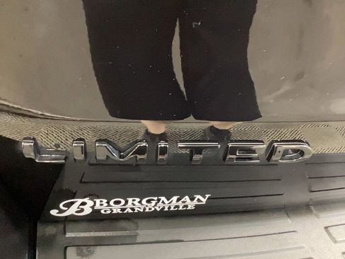 Used 2022 Ford Expedition Limited image 39