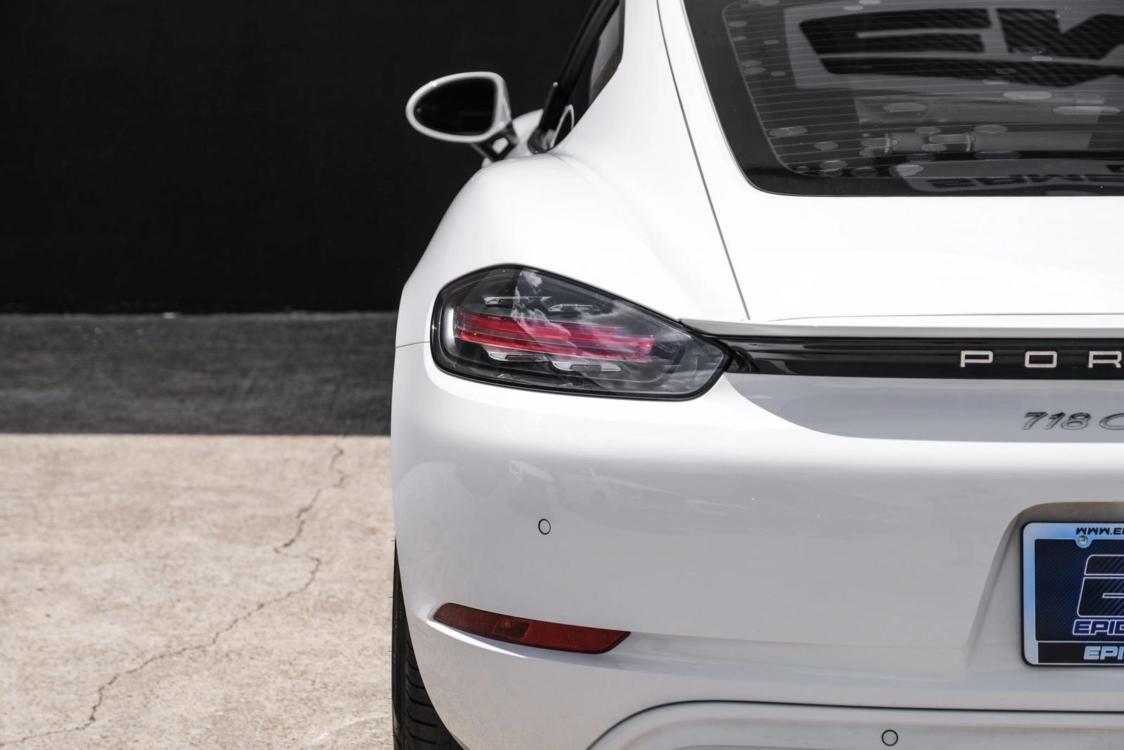 Used 2018 Porsche 718 Cayman S w/ Sportdesign Package RWD image 37