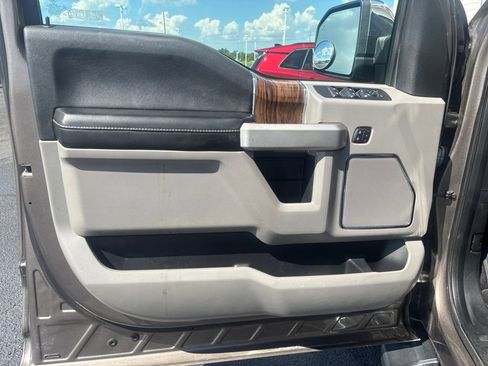 Used 2018 Ford F150 Lariat w/ Equipment Group 502A Luxury AWD/4WD image 7