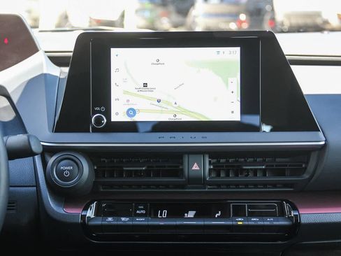 Used 2024 Toyota Prius Prime SE image 12