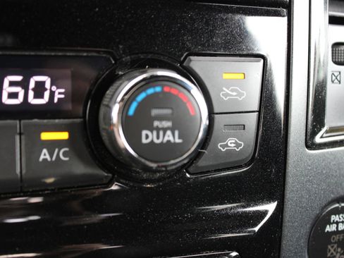 Used 2021 Nissan Titan PRO-4X w/ Pro-4x Convenience Package AWD/4WD image 46