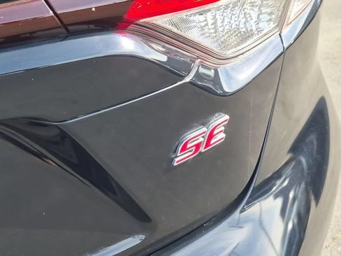 Used 2024 Toyota Corolla SE w/ SE Premium Package FWD image 10
