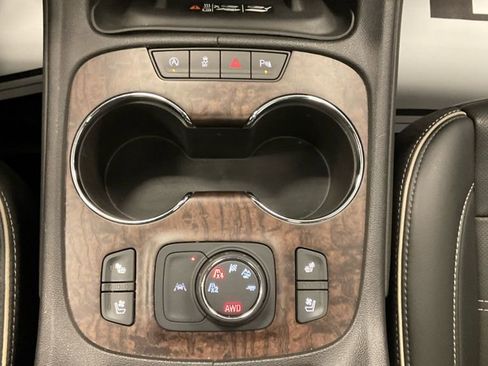 Used 2021 GMC Acadia Denali w/ Denali Ultimate Package image 25