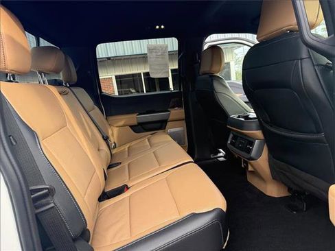 Used 2023 Ford F350 Lariat w/ Chrome Package image 17