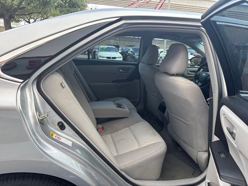 Used 2017 Toyota Camry LE image 38
