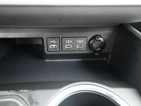 Used 2023 Toyota Highlander L FWD image 20