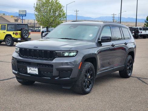 Used 2024 Jeep Grand Cherokee L Altitude image 5