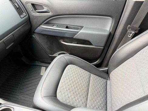 Used 2018 Chevrolet Colorado Z71 w/ Z71 Midnight Edition image 20