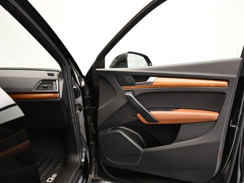 Certified 2023 Audi Q5 2.0T Premium w/ Convenience Package image 44