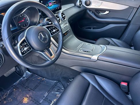 Used 2022 Mercedes-Benz GLC 300 4MATIC image 4