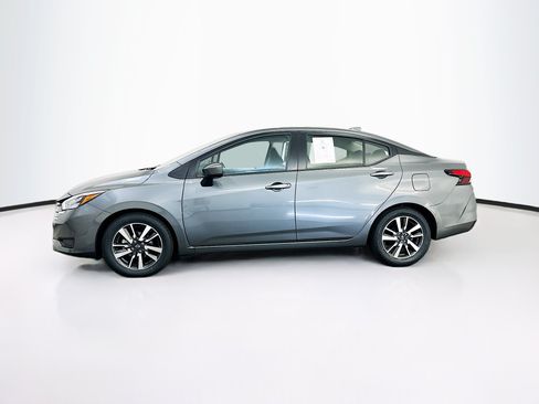 Used 2025 Nissan Versa SV FWD image 4