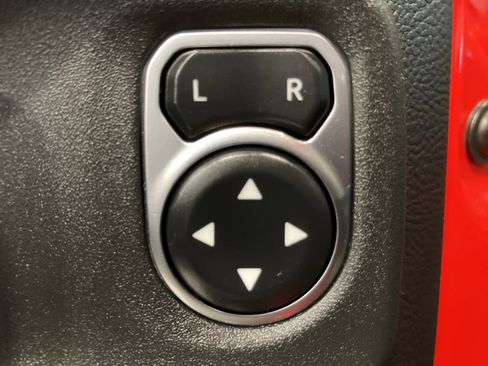 Used 2021 Jeep Wrangler Unlimited Sahara w/ Uconnect 4C Nav & Sound Group image 12