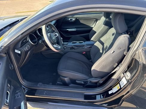 Used 2020 Ford Mustang Ecoboost image 17