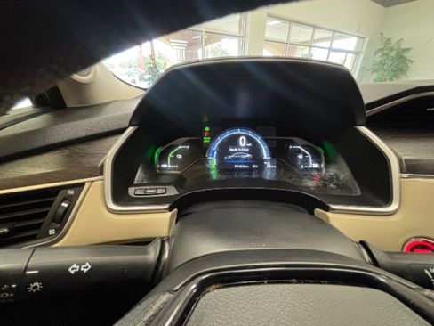 Used 2018 Honda Clarity Plug-In Hybrid image 12