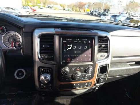 Used 2018 RAM 1500 Laramie w/ Convenience Group AWD/4WD image 22