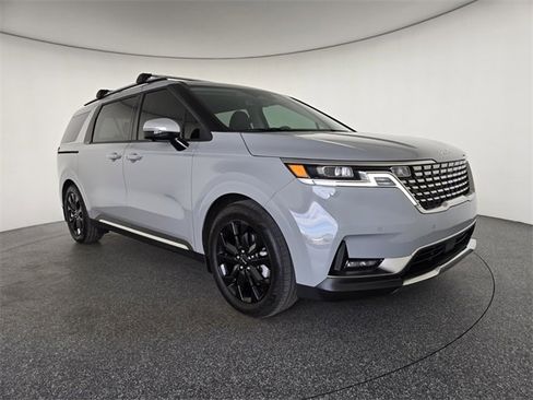 Used 2024 Kia Carnival SX Prestige image 17