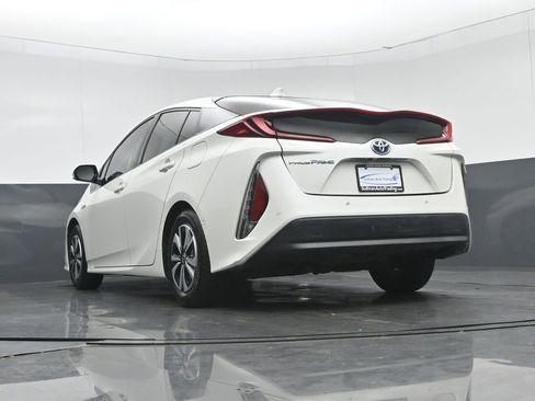 Used 2017 Toyota Prius Prime Advanced image 49