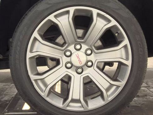 Used 2020 GMC Yukon XL Denali w/ Open Road Package image 9