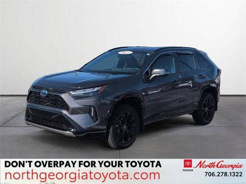 Used 2022 Toyota RAV4 SE image 1