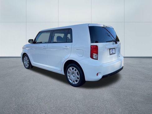 Used 2015 Scion xB image 7
