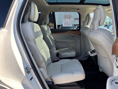 Used 2021 Volvo XC90 T6 Momentum AWD/4WD image 24