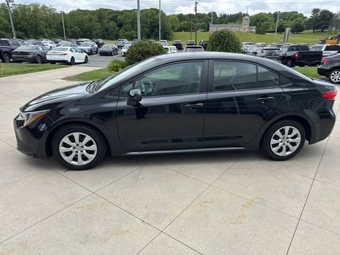 Used 2024 Toyota Corolla LE FWD image 4