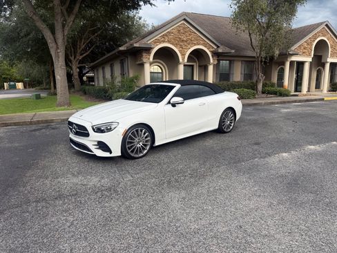 Used 2023 Mercedes-Benz E 450 Cabriolet image 3