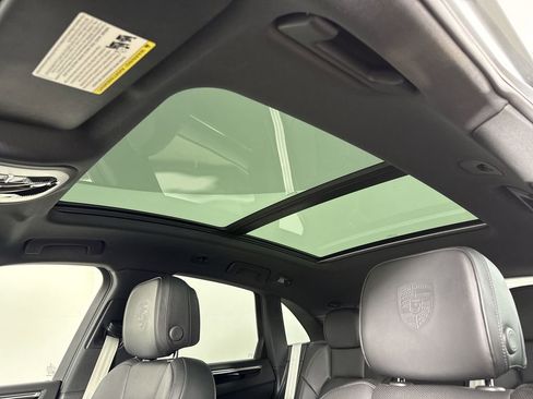 Certified 2024 Porsche Macan AWD/4WD image 41