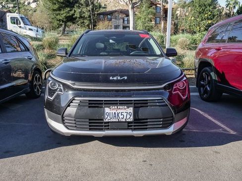 Certified 2025 Kia Niro EX image 5