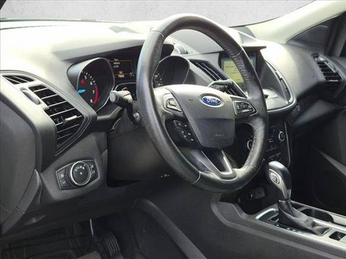 Used 2019 Ford Escape SE FWD image 2