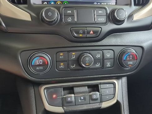 Certified 2022 GMC Terrain Denali w/ Denali Premium Package AWD/4WD image 9